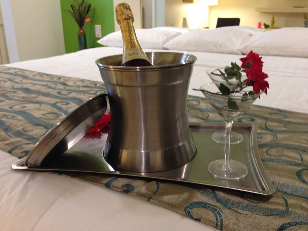 Romantic Inn & Suites Dallas Luaran gambar