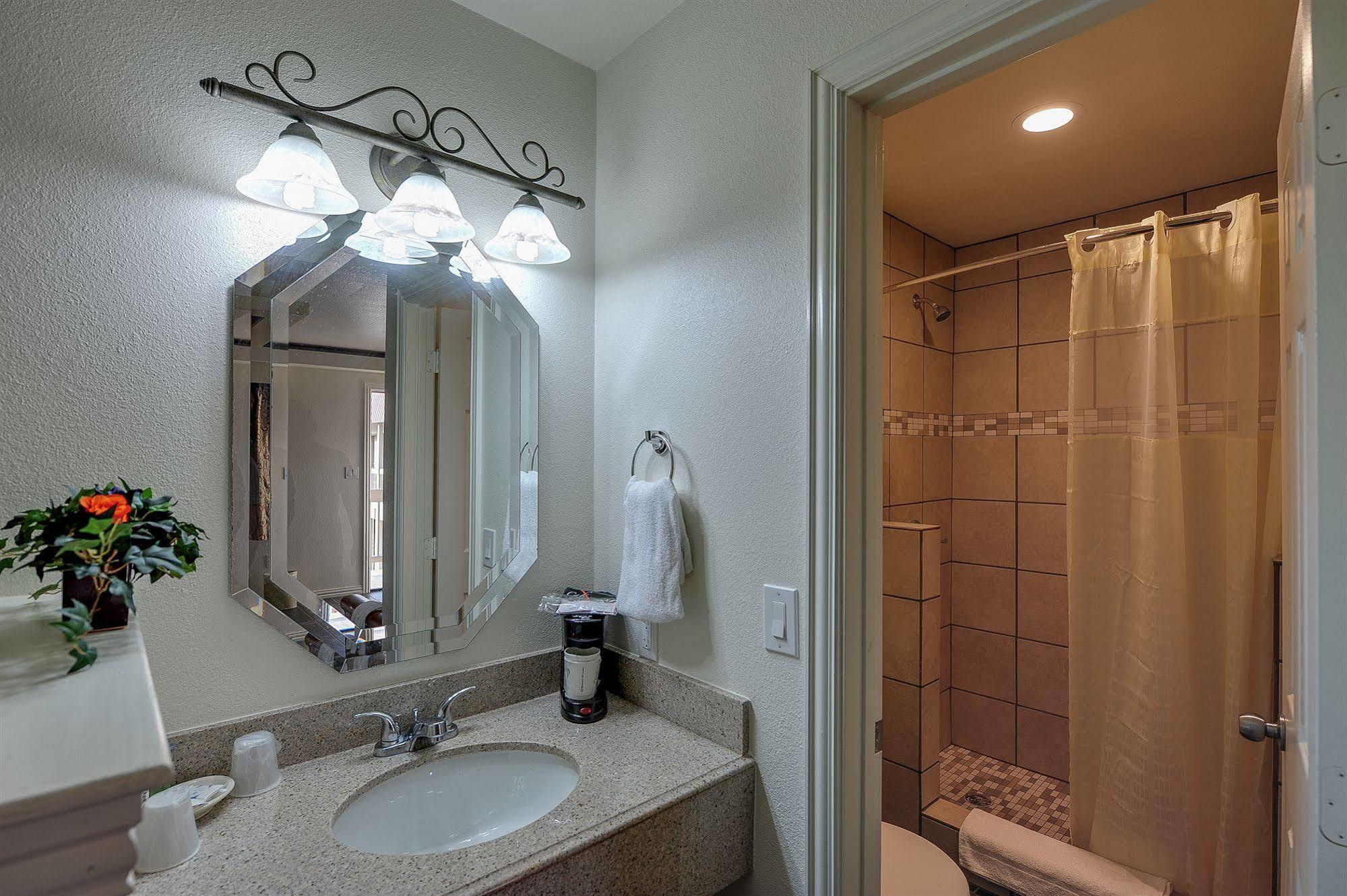 Romantic Inn & Suites Dallas Luaran gambar