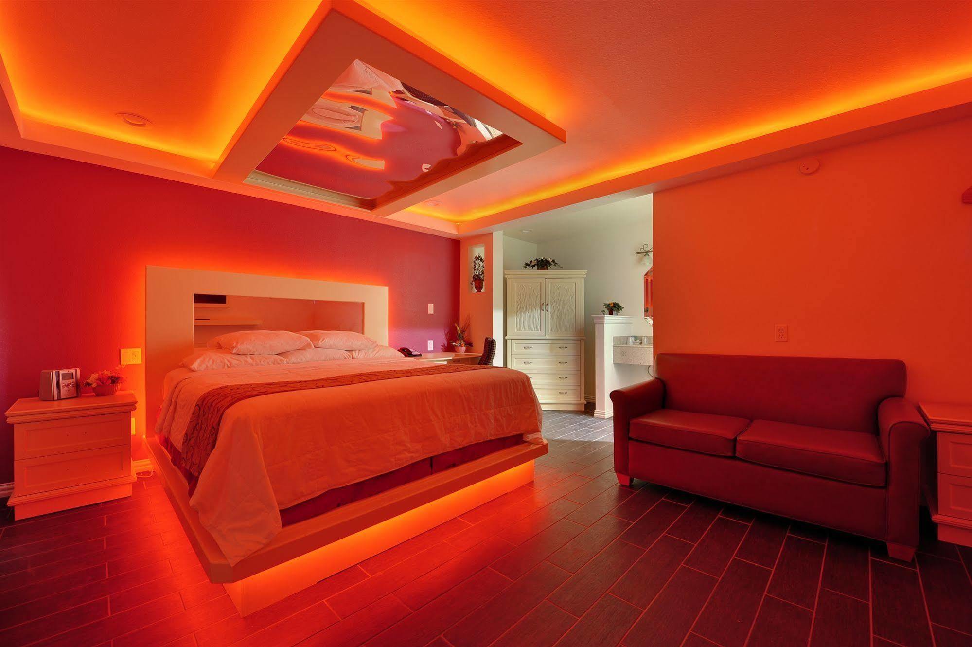 Romantic Inn & Suites Dallas Luaran gambar