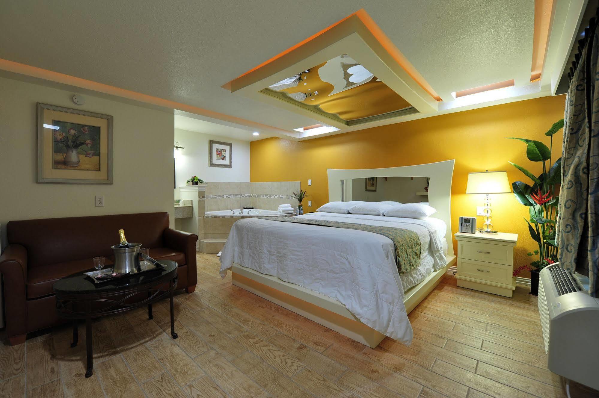 Romantic Inn & Suites Dallas Luaran gambar