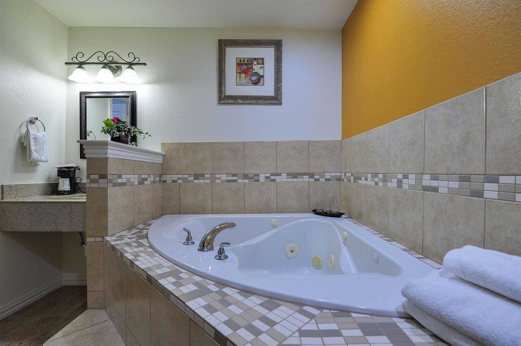 Romantic Inn & Suites Dallas Luaran gambar