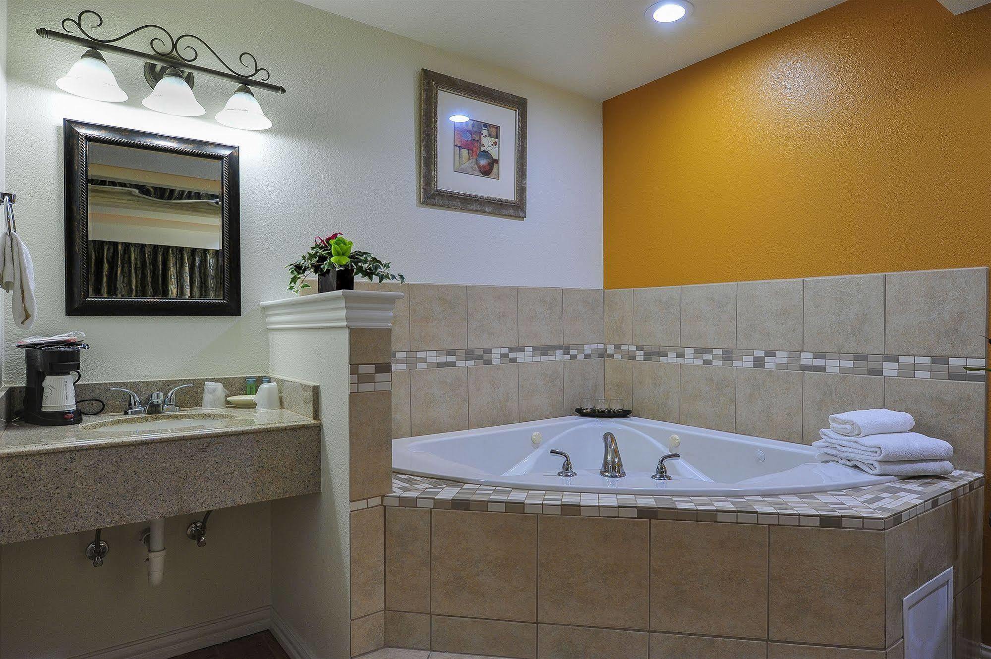 Romantic Inn & Suites Dallas Luaran gambar